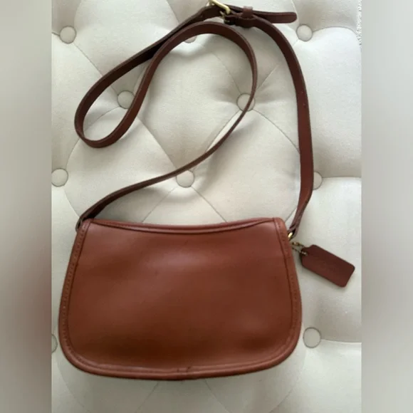 COACH Classic Tan Leather Crossbody Bag - Vintage - Great condition! - Picture 1 of 16